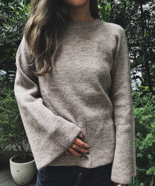 TRUNC（トランクエイティーエイト）の「Flare Sleeve Oversized Tops（ニット/セーター・レディース・ライトグレー/ライトグリーン/ベージュ・FREE）」の14枚目の写真