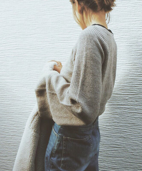 TRUNC（トランクエイティーエイト）の「Flare Sleeve Oversized Tops（ニット/セーター・レディース・ライトグレー/ライトグリーン/ベージュ・FREE）」の13枚目の写真
