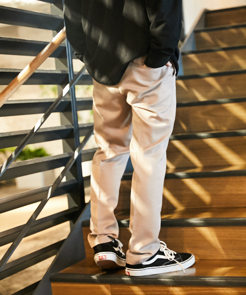 kutir（クティール）の「スキニー スラックス テーパードパンツ（スラックス・メンズ・チャコールグレー/ブラック/ライトベージュ・SMALL/MEDIUM/LARGE）」の5枚目の写真