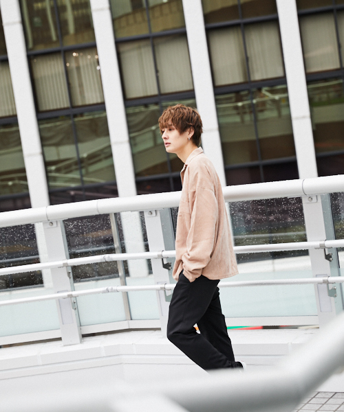 kutir（クティール）の「スキニー スラックス テーパードパンツ（スラックス・メンズ・チャコールグレー/ブラック/ライトベージュ・SMALL/MEDIUM/LARGE）」の9枚目の写真