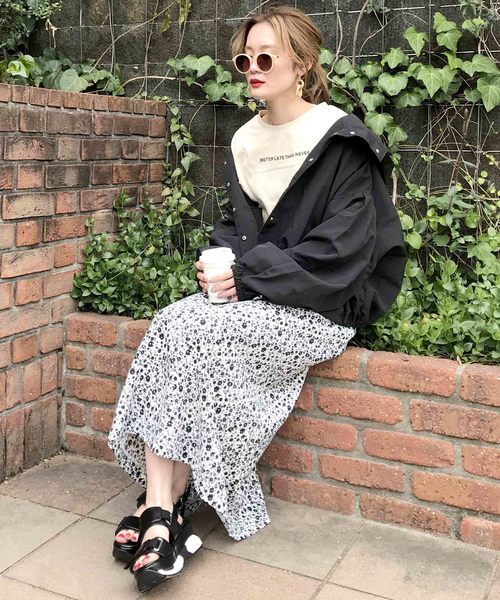 EPIMI E'PIMMY(エピミエピミー)の「ボリューム袖マウンテンパーカー(マウンテンパーカー・レディース・ブラック/ベージュ/アイボリー/ピンクベージュ/グリーン系その他・MEDIUM)」の12枚目の写真