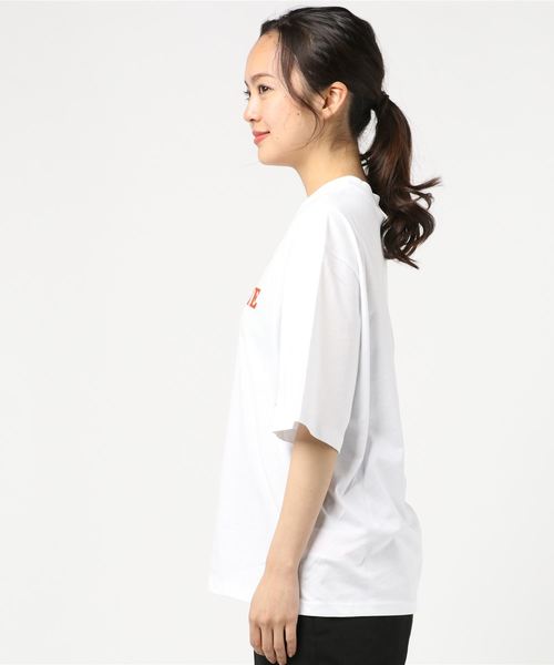 hummel(ヒュンメル)の「hummel/ヒュンメル AVA T-SHIRT S/S/アヴァ Tシャツ ショートスリーブ(Tシャツ/カットソー・レディース・オレンジ/ホワイト・XS/M/S)」の3枚目の写真