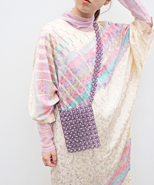 Casselini（キャセリーニ）の「クリアカラービーズバッグ（ショルダーバッグ・レディース・ブラック/ピンク/イエロー/クリア・FREE）」の2枚目の写真