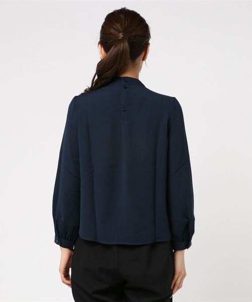 NARACAMICIE（ナラカミーチェ）の「ソフトジョーゼットネックギャザー長袖ブラウス（シャツ/ブラウス・レディース・ホワイト/グリーン/ネイビー・SMALL/MEDIUM/LARGE）」の5枚目の写真