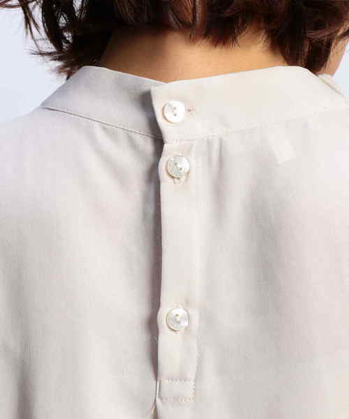 NARACAMICIE（ナラカミーチェ）の「ソフトジョーゼットネックギャザー長袖ブラウス（シャツ/ブラウス・レディース・ホワイト/グリーン/ネイビー・SMALL/MEDIUM/LARGE）」の12枚目の写真