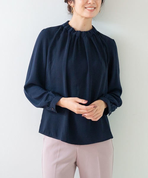 NARACAMICIE（ナラカミーチェ）の「ソフトジョーゼットネックギャザー長袖ブラウス（シャツ/ブラウス・レディース・ホワイト/グリーン/ネイビー・SMALL/MEDIUM/LARGE）」の22枚目の写真