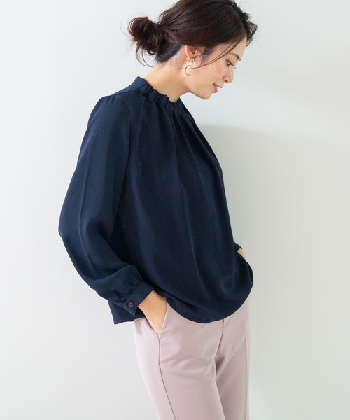 NARACAMICIE（ナラカミーチェ）の「ソフトジョーゼットネックギャザー長袖ブラウス（シャツ/ブラウス・レディース・ホワイト/グリーン/ネイビー・SMALL/MEDIUM/LARGE）」の21枚目の写真