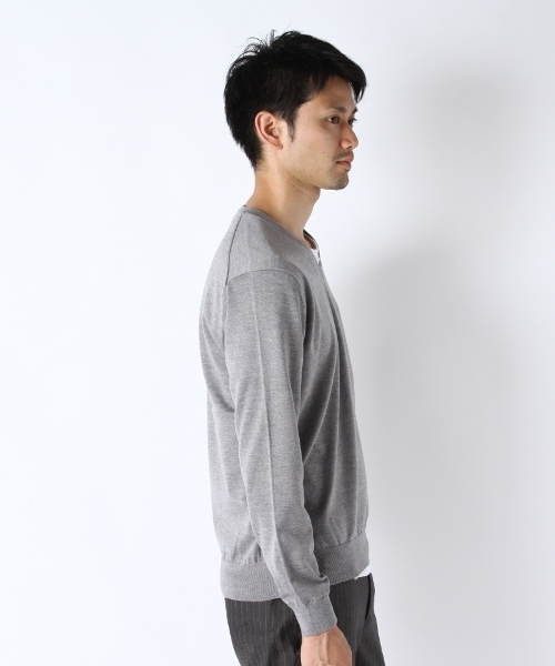 EDIFICE（エディフィス）の「◇16GGニットVネックプルオーバー（ニット/セーター・メンズ・ホワイト/ブラック/グレー/グリーン/ネイビー/ボルドー・46/48/44）」の8枚目の写真