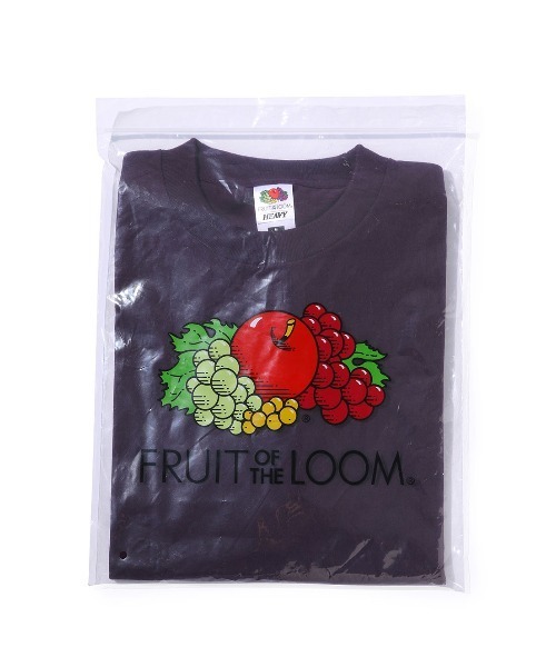FRUIT OF THE LOOM（フルーツオブザルーム）の「FRUIT別注ミニカレッジロゴTEE（Tシャツ/カットソー・メンズ・オフホワイト/パープル/ベージュ・L/M）」の4枚目の写真