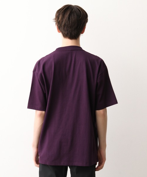 FRUIT OF THE LOOM（フルーツオブザルーム）の「FRUIT別注ミニカレッジロゴTEE（Tシャツ/カットソー・メンズ・オフホワイト/パープル/ベージュ・L/M）」の17枚目の写真