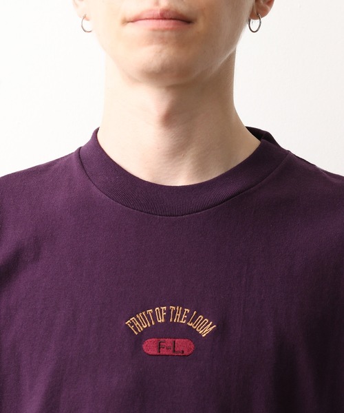 FRUIT OF THE LOOM（フルーツオブザルーム）の「FRUIT別注ミニカレッジロゴTEE（Tシャツ/カットソー・メンズ・オフホワイト/パープル/ベージュ・L/M）」の16枚目の写真