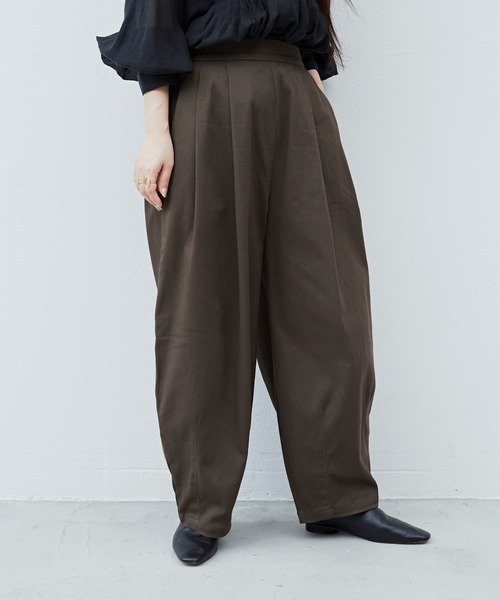 Libra Cue（リブラ キュー）の「Libra サーカスパンツ（チノパンツ・レディース・チャコールグレー/ブラック/ベージュ・FREE）」の4枚目の写真