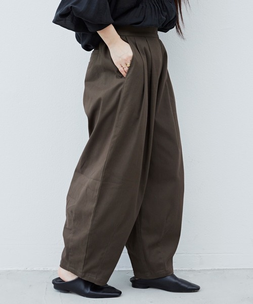 Libra Cue（リブラ キュー）の「Libra サーカスパンツ（チノパンツ・レディース・チャコールグレー/ブラック/ベージュ・FREE）」の17枚目の写真