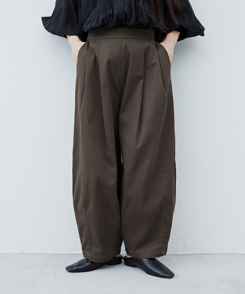 Libra Cue（リブラ キュー）の「Libra サーカスパンツ（チノパンツ・レディース・チャコールグレー/ブラック/ベージュ・FREE）」の14枚目の写真