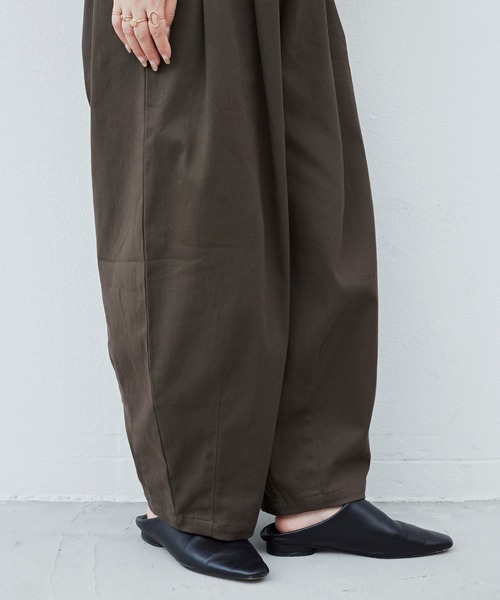 Libra Cue（リブラ キュー）の「Libra サーカスパンツ（チノパンツ・レディース・チャコールグレー/ブラック/ベージュ・FREE）」の5枚目の写真