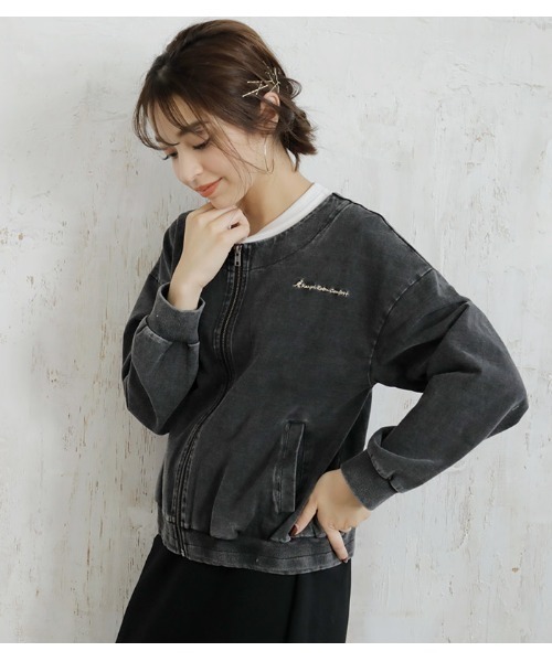 KANGOL EXTRA COMFORT(カンゴールエクストラコンフォート)の「【KANGOL EXTRA COMFORT(カンゴール エクストラ コンフォート)】刺繍ロゴ入りデニムブルゾン(ブルゾン・レディース・サックスブルー/インディゴブルー/ブラック・LL/L/M)」の2枚目の写真