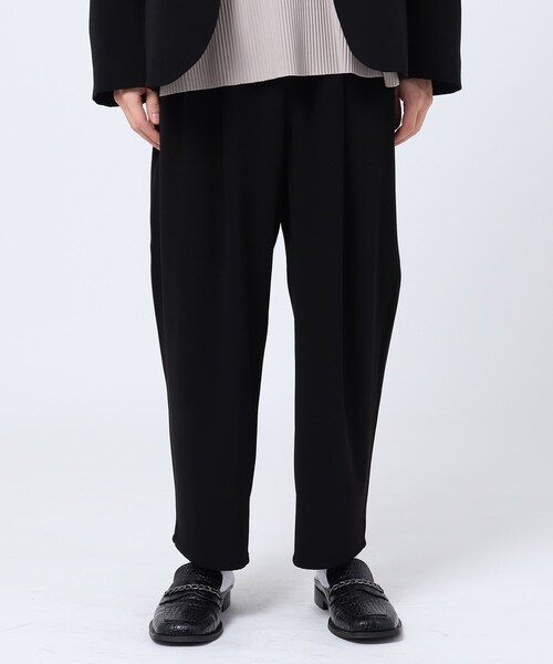 tk.TAKEO KIKUCHI（ティーケータケオキクチ）の「【WEB限定】WEARISTA こーせ×tk.TAKEO KIKUCHI ポリツイルテーパードパンツ（セットアップ対応）（スーツパンツ・メンズ・ブラック/ブラウン系その他/ライトベージュ・01/02/03）」の5枚目の写真