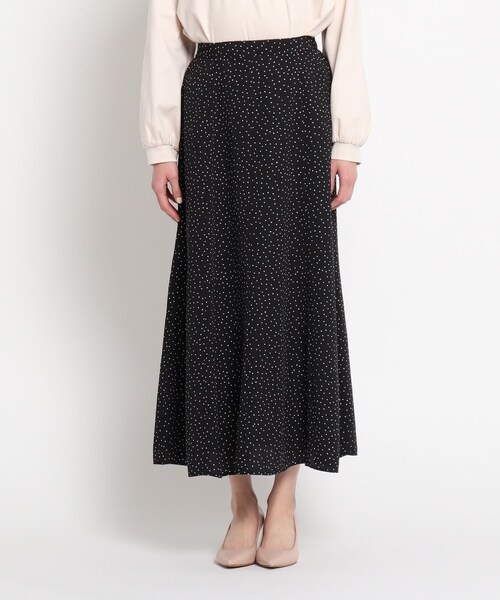 THE SHOP TK （ザ ショップ ティーケー ）の「◆【VERY6月号掲載】ランダムドットデシンフレアスカート（スカート・レディース・ブラック系/ベージュ系・13/12）」の12枚目の写真