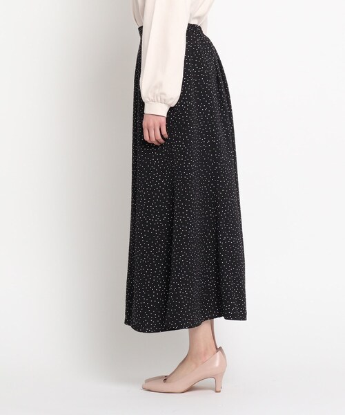 THE SHOP TK （ザ ショップ ティーケー ）の「◆【VERY6月号掲載】ランダムドットデシンフレアスカート（スカート・レディース・ブラック系/ベージュ系・13/12）」の13枚目の写真
