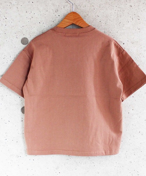 THE CASUAL（カジュアル）の「【USAコットン綿100%】ビッグシルエットポケット付き無地半袖Tシャツ カットソー キッズ（Tシャツ/カットソー・キッズ・オフホワイト/モカ/ネイビー/ピンク/ブラック/カーキ/ベージュ/ラベンダー/チャコール/ミント・130cm/110cm/140cm/150cm/120cm/160cm）」の15枚目の写真