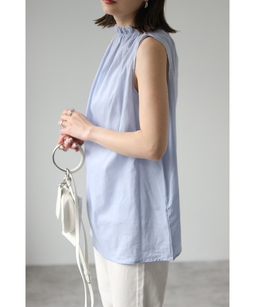 Bonjour Sagan(ボンジュールサガン)の「フリルネックノースリーブブラウス(タンクトップ・レディース・ホワイト/ブラック/サックスブルー・FREE)」の13枚目の写真