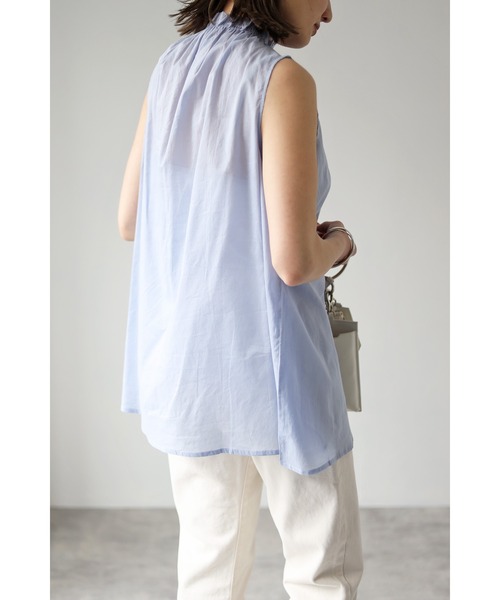 Bonjour Sagan(ボンジュールサガン)の「フリルネックノースリーブブラウス(タンクトップ・レディース・ホワイト/ブラック/サックスブルー・FREE)」の14枚目の写真