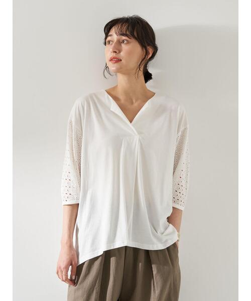 earth music&ecology（アースミュージックアンドエコロジー）の「スリーブアイレットレースカットソー ＊（Tシャツ/カットソー・レディース・ピンクベージュ/イエロー/オフホワイト/ネイビー/ミント・FREE）」の6枚目の写真