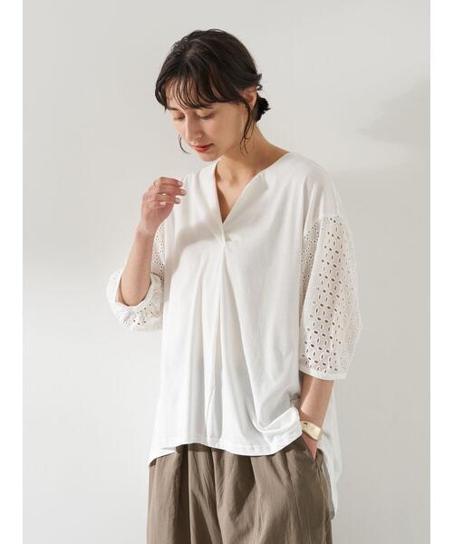 earth music&ecology（アースミュージックアンドエコロジー）の「スリーブアイレットレースカットソー ＊（Tシャツ/カットソー・レディース・ピンクベージュ/イエロー/オフホワイト/ネイビー/ミント・FREE）」の7枚目の写真