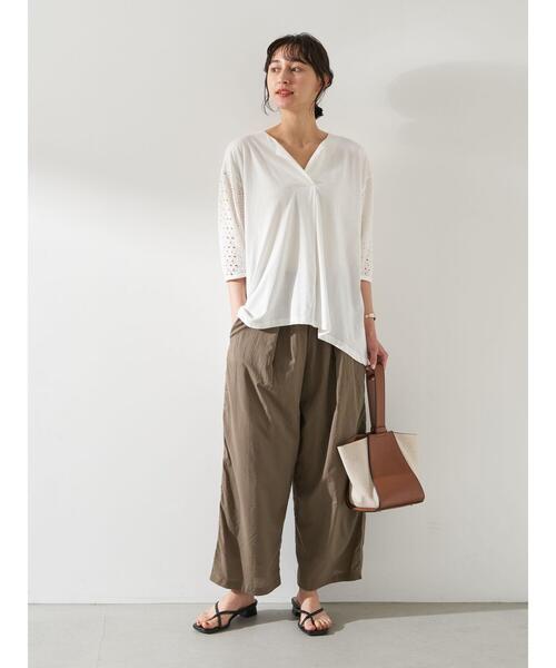 earth music&ecology（アースミュージックアンドエコロジー）の「スリーブアイレットレースカットソー ＊（Tシャツ/カットソー・レディース・ピンクベージュ/イエロー/オフホワイト/ネイビー/ミント・FREE）」の11枚目の写真