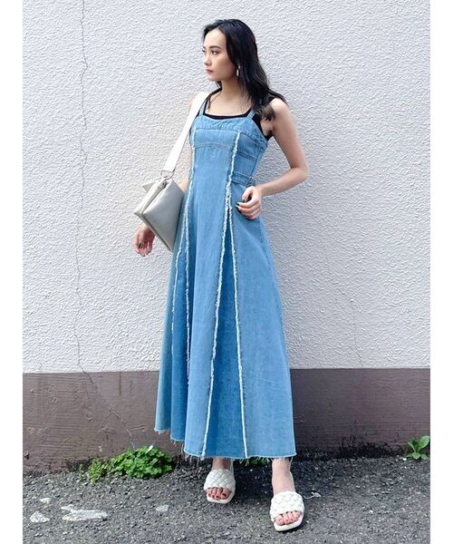 EMODA（エモダ）の「サイドベルトデニムワンピース（ワンピース・レディース・ホワイト/ライトブルー/ブラック・SMALL/MEDIUM）」の11枚目の写真