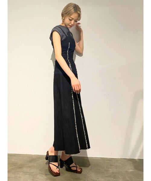 サイドベルト デニム ワンピース 人気 EMODA（エモダ）の「サイドベルトデニムワンピース（ワンピース