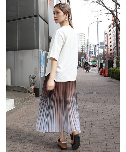 MURUA（ムルーア）の「USコットンベーシックTee（Tシャツ/カットソー・レディース・ホワイト/ブラック/ダークグレー/モカ・FREE）」の15枚目の写真