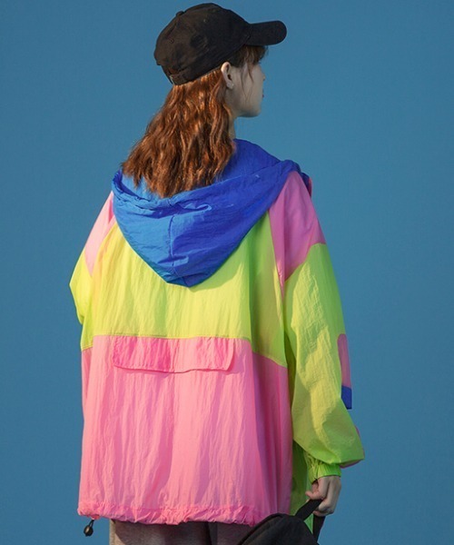 MANGROVE(マングローブ)の「配色切替Thinブルゾン(ブルゾン・レディース・ピンク/グリーン・FREE)」の5枚目の写真