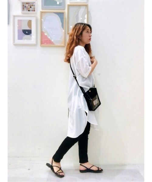 SHOO・LA・RUE（シューラルー）の「◆丸ヒモ甲エックスサンダル（サンダル・レディース・キャメル/ブラック・35/45/25）」の3枚目の写真