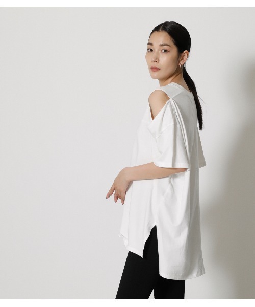 トップス LOHEN SHOULDER SLIT CUTSEW AZUL by moussy（アズールバイマウジー）の「SHOULDER SLIT CUT