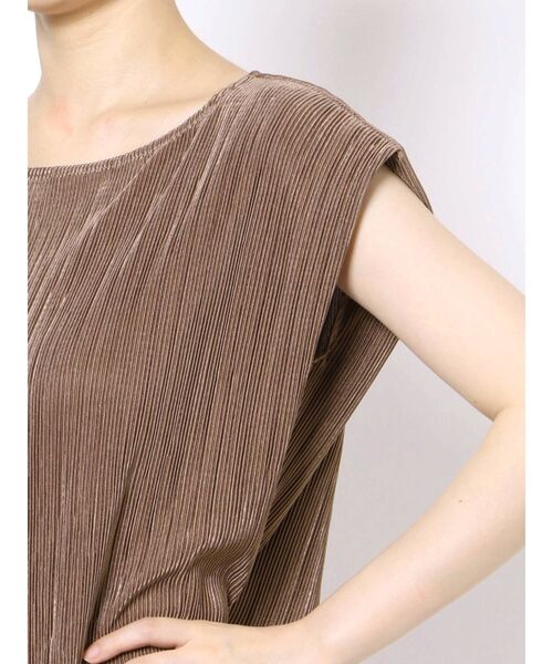 MURUA（ムルーア）の「シャイニープリーツトップス（シャツ/ブラウス・レディース・グレー/モカ・FREE）」の16枚目の写真