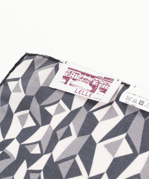 Ray BEAMS（レイビームス）の「LELLE × Ray BEAMS / 別注 シルクスカーフ（バンダナ/スカーフ・レディース・ブラック/グリーン・ONE SIZE）」の4枚目の写真