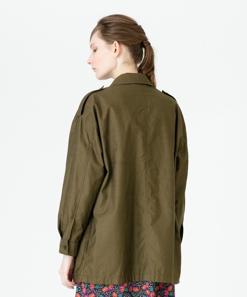 allureville（アルアバイル）の「コットンバックサテンCPOジャケット（ミリタリージャケット・レディース・カーキ/ベージュ・2）」の4枚目の写真