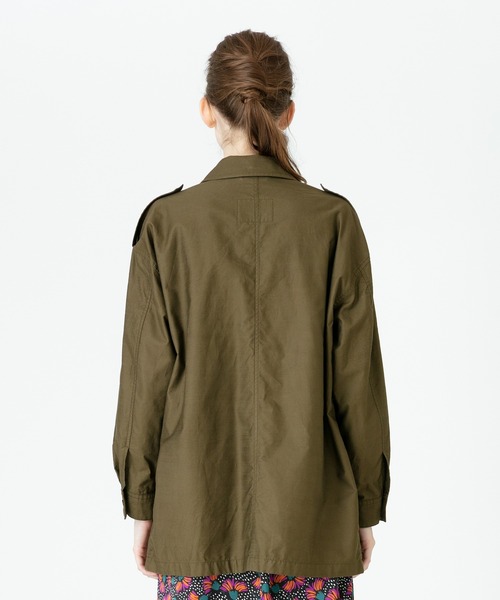 allureville（アルアバイル）の「コットンバックサテンCPOジャケット（ミリタリージャケット・レディース・カーキ/ベージュ・2）」の6枚目の写真