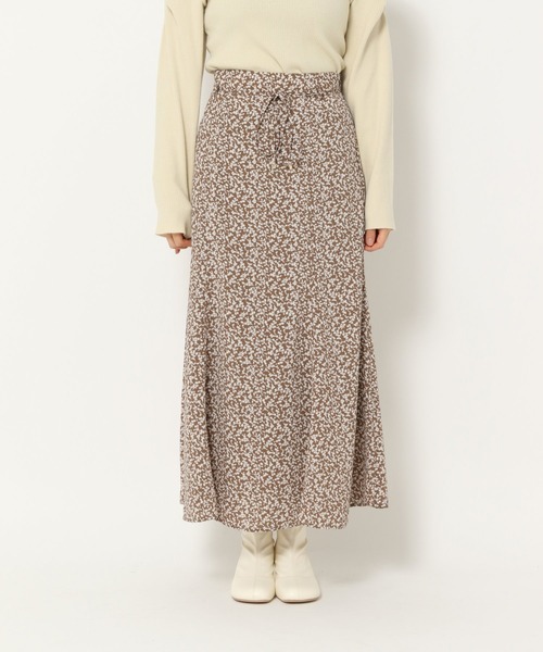 mysty woman（ミスティウーマン）の「小花マーメイドスカート 239177（スカート・レディース・ブラック/ブラウン/アイボリー・FREE）」の11枚目の写真