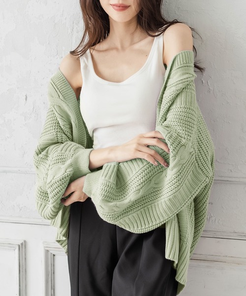 Julia Boutique（ジュリアブティック）の「手編み風ケーブル編みニットカーディガン/21643（カーディガン/ボレロ・レディース・ブラック/ベージュ/パープル/オフホワイト/グリーン系・ONE）」の4枚目の写真
