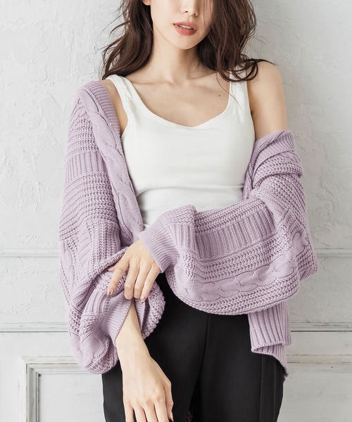 Julia Boutique（ジュリアブティック）の「手編み風ケーブル編みニットカーディガン/21643（カーディガン/ボレロ・レディース・ブラック/ベージュ/パープル/オフホワイト/グリーン系・ONE）」の5枚目の写真