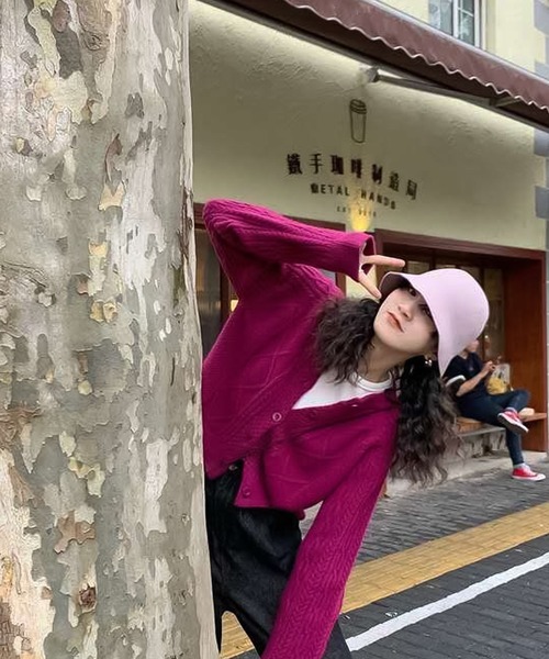 Girly Doll(ガーリードール)の「クロップドケーブルニットカーディガン(ニット/セーター・レディース・ベージュ/レッド/ピンク・FREE)」の18枚目の写真