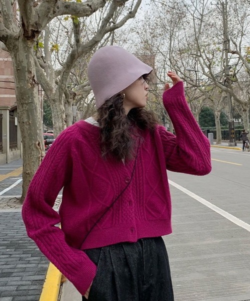 Girly Doll(ガーリードール)の「クロップドケーブルニットカーディガン(ニット/セーター・レディース・ベージュ/レッド/ピンク・FREE)」の9枚目の写真