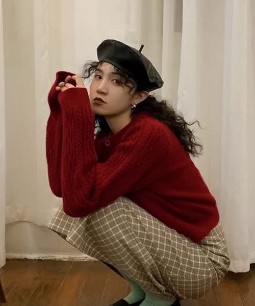 Girly Doll(ガーリードール)の「クロップドケーブルニットカーディガン(ニット/セーター・レディース・ベージュ/レッド/ピンク・FREE)」の13枚目の写真