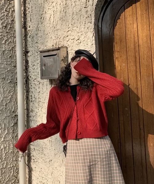 Girly Doll(ガーリードール)の「クロップドケーブルニットカーディガン(ニット/セーター・レディース・ベージュ/レッド/ピンク・FREE)」の15枚目の写真