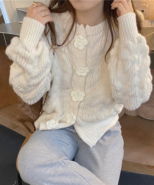 Jewelobe(ジュエローブ)の「フラワーモチーフモコモコカーディガン(カーディガン/ボレロ・レディース・ピンク/ブルー/アイボリー・FREE)」の5枚目の写真