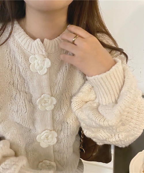 Jewelobe(ジュエローブ)の「フラワーモチーフモコモコカーディガン(カーディガン/ボレロ・レディース・ピンク/ブルー/アイボリー・FREE)」の7枚目の写真