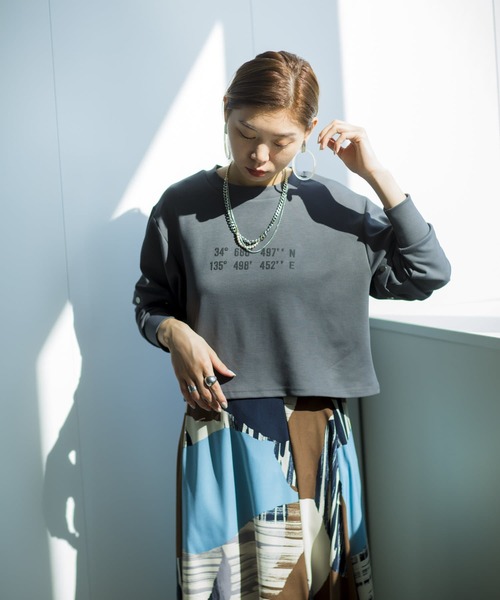 mona Belinda（モナベリンダ）の「袖取り外し2WAYプルオーバー（Tシャツ/カットソー・レディース・チャコールグレー/ベージュ/カーキ・FREE）」の2枚目の写真