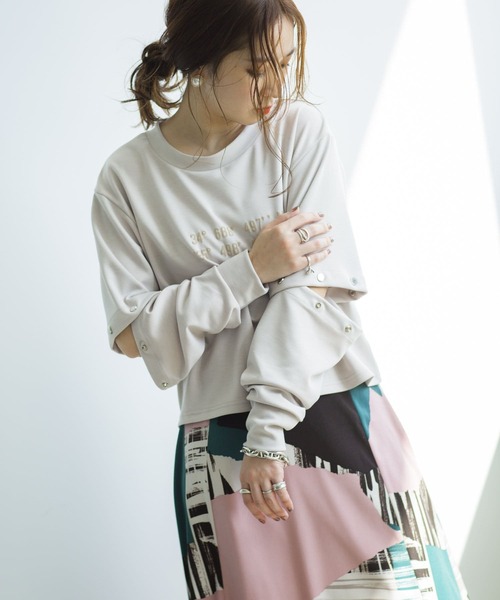 mona Belinda（モナベリンダ）の「袖取り外し2WAYプルオーバー（Tシャツ/カットソー・レディース・チャコールグレー/ベージュ/カーキ・FREE）」の19枚目の写真